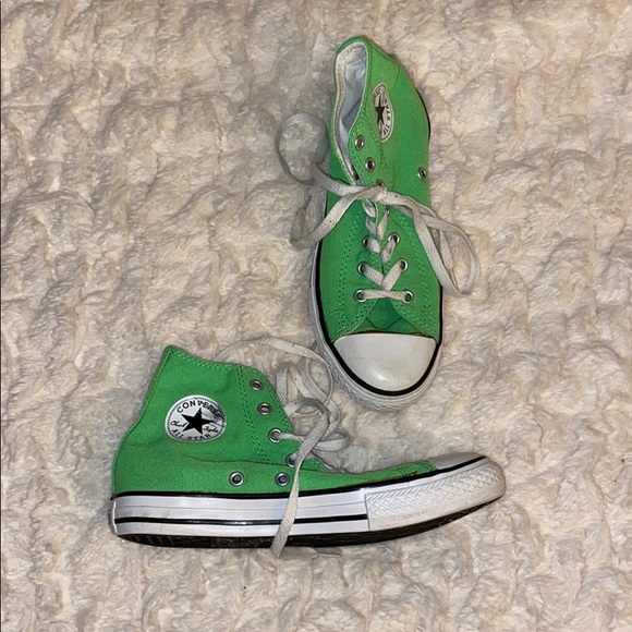 converse high tops youth size 3